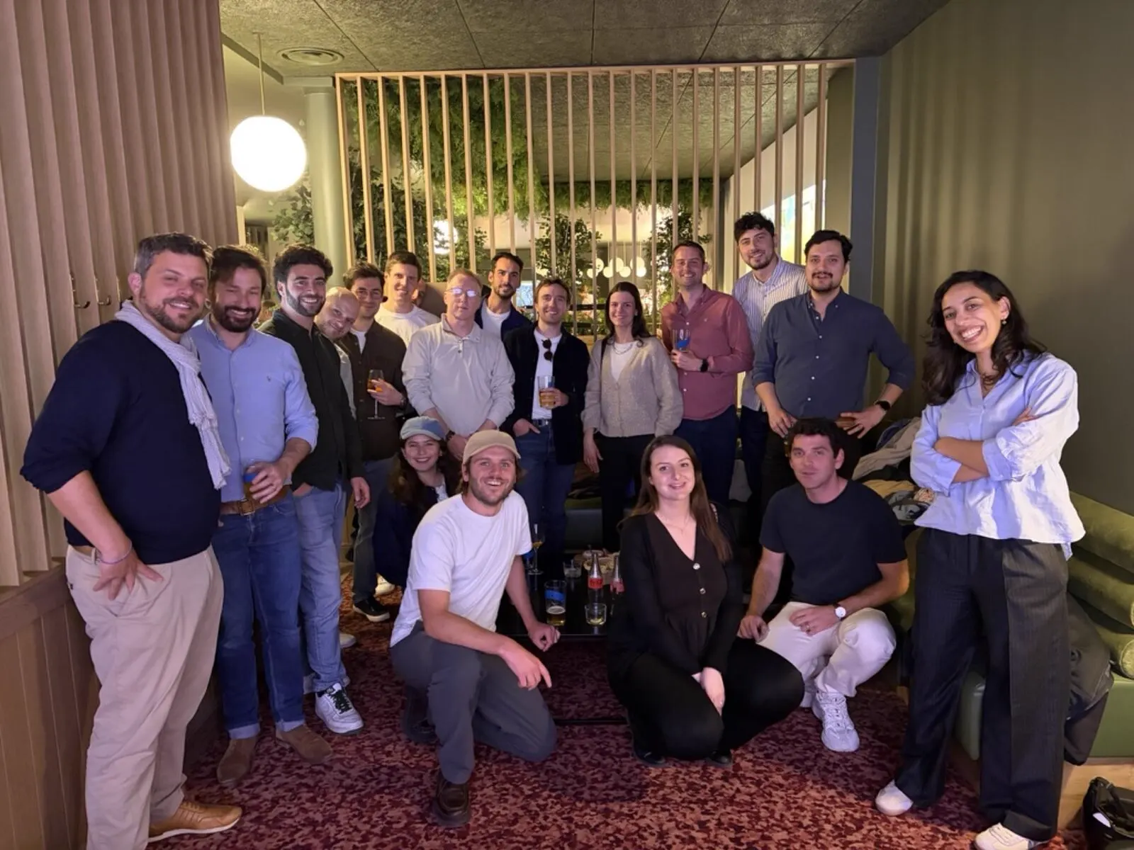 Une vingtaine de membres du Partnership Club réunis lors d'une rencontre à Paris